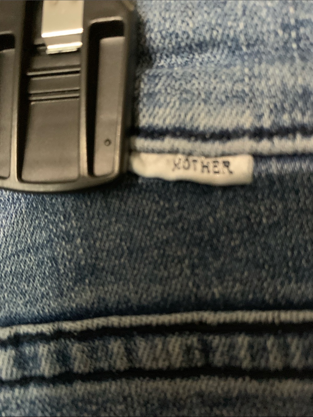 MOTHER Skinny Jeans in Medium Blue Wash - Picture 4 of 8